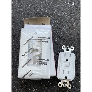 PASS & SEYMOUR LeGrand 1595-TRWRNAW NAFTA GFCI DUPLEX RECEPTACLE White FACEPLATE